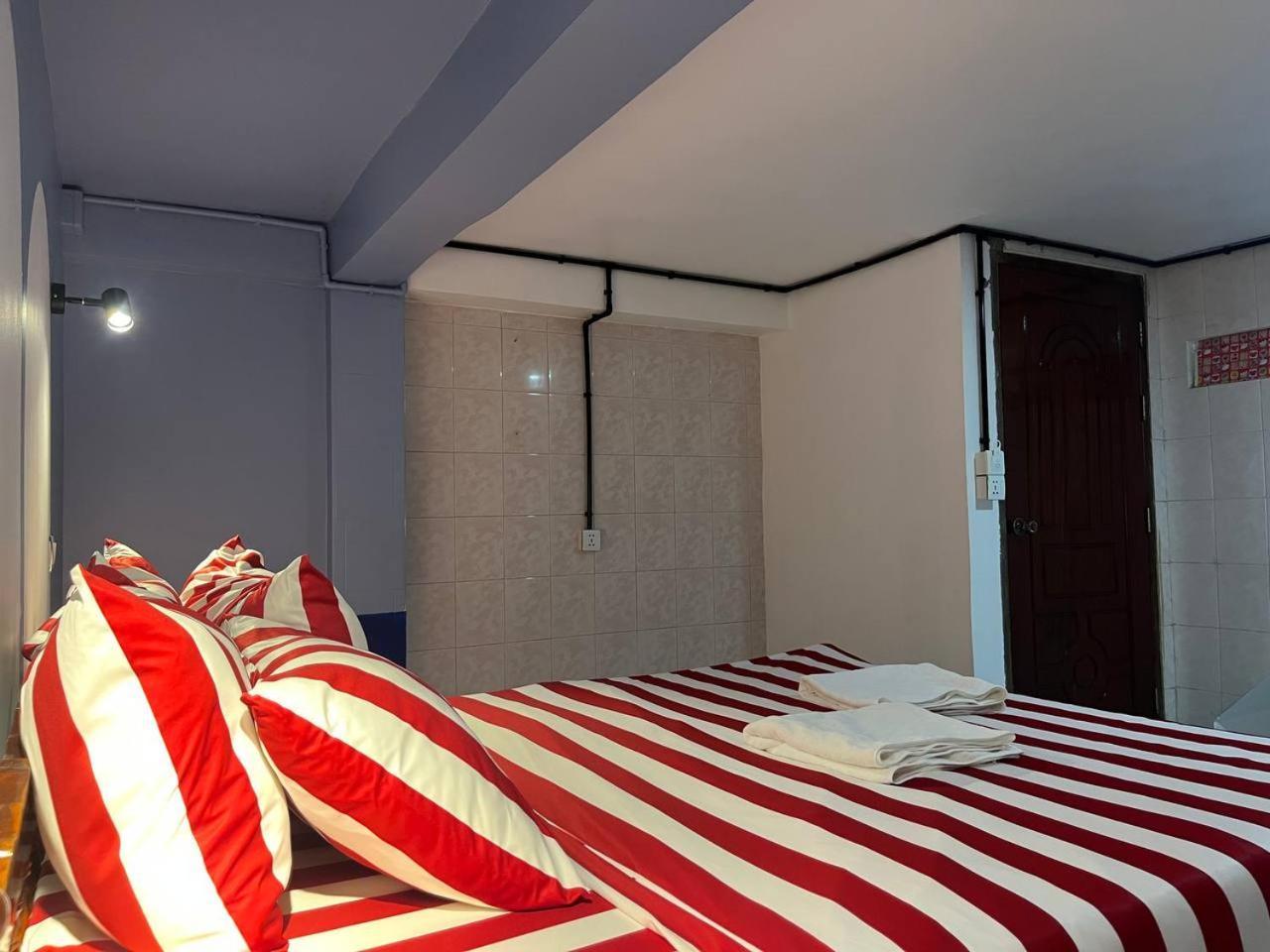 Por Chey Guesthouse Battambang Exterior foto